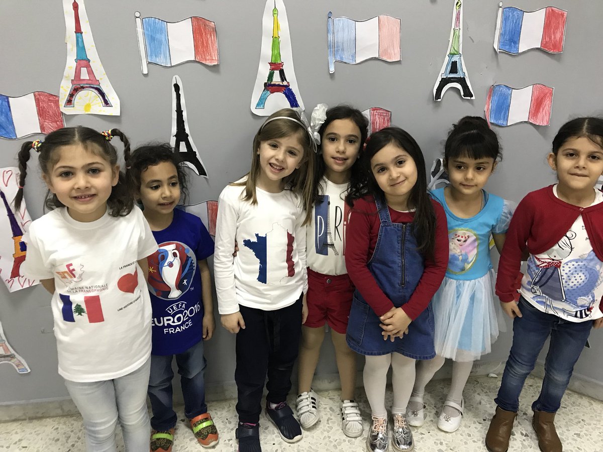 Grande_Section's tweet photo. A l'occasion de la journée internationale de la francophonie,les apprenants de la maternelle ont  dégusté un petit déjeuner-typiquement français#SLFF @Hhhsinfo @aefeinfo https://t.co/P1V5WecYgY