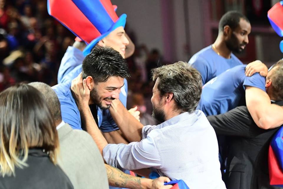 MatiasLammens's tweet photo. Volvimos a hacer historia. Somos el primer club de Argentina en ser campeones de América en fútbol y básquet. Anoche Boedo fue una fiesta! Gracias jugadores, cuerpo técnico y socios! https://t.co/3y7S6yXSVf