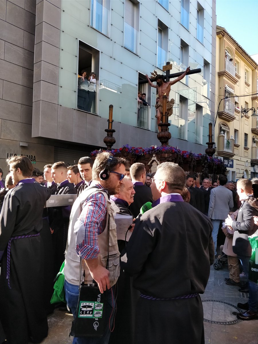 Al Hombro - Onda Cero Málaga (@al_hombro) on Twitter photo Nuestro compañero @ManuAlvarez_G cuenta el homenaje a las madres de <a href="/Crucifixion_MLG/">Hermandad de la Crucifixión</a> en calle Fajardo #CofradíasMLG #SemanaSantaMLG Nuestro compañero @ManuAlvarez_G cuenta el homenaje a las madres de <a href="/Crucifixion_MLG/">Hermandad de la Crucifixión</a> en calle Fajardo #CofradíasMLG #SemanaSantaMLG