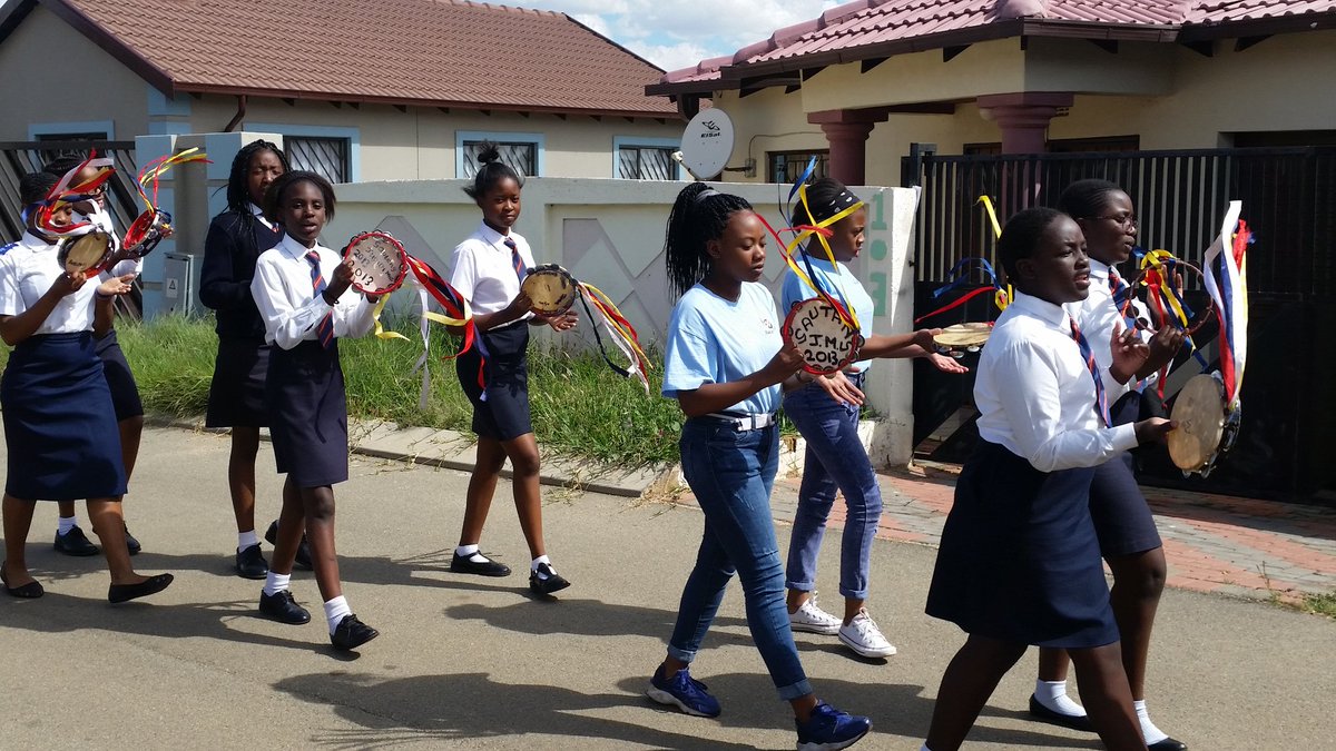 RobbieBWright's tweet photo. #GoMoCY2018 Young People in South Africa mobilising in their communities #Shine https://t.co/RWPVxYBO2Z