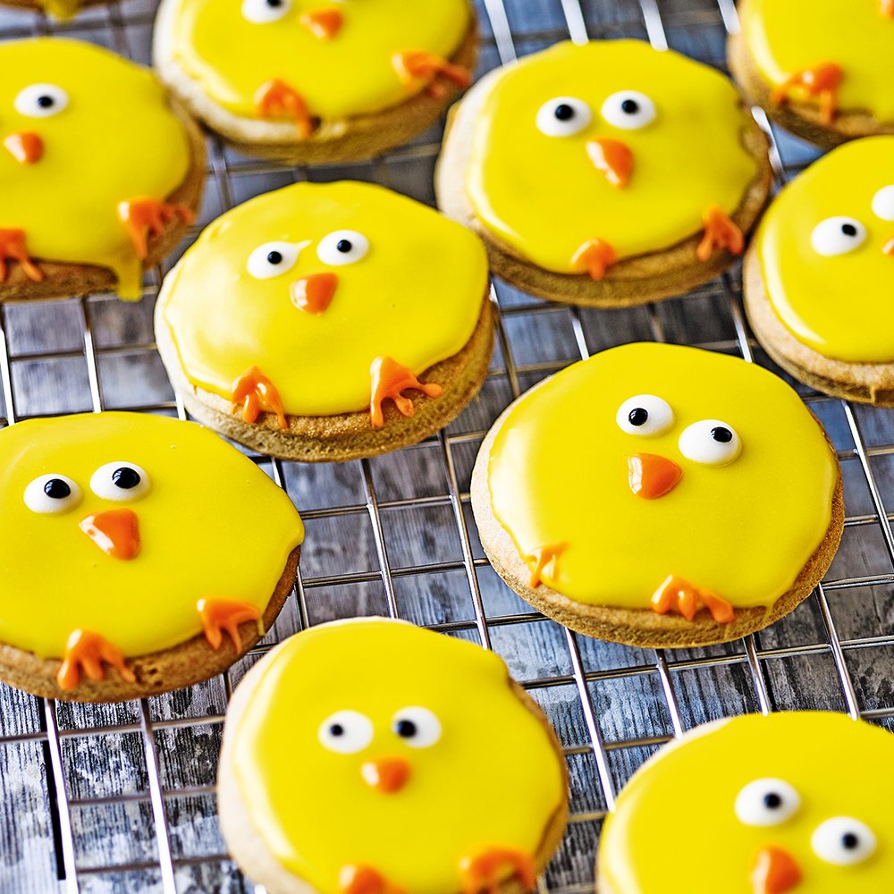 waitrose's tweet image. What tasty treats are you enjoying this Easter? Share your photos with us using the hashtag #EasterEats and tag @Waitrose for the chance to win a family picnic hamper, plus a National Trust annual pass. Terms: bit.ly/2IKVCjW