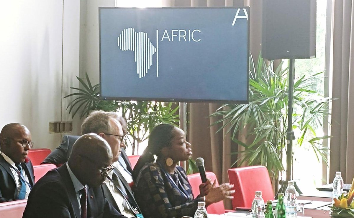 cinalawson's tweet photo. Je participe actuellement au #workshop "Comment les gouvernements peuvent-ils stimuler l'économie digitale ?"
Lors de mon intervention, j'ai insisté sur l'intérêt du partage des infrastructures entre les opérateurs. 
#ACF2018 #tgtech #IamACF #Togo https://t.co/dMFqtKxtdM
