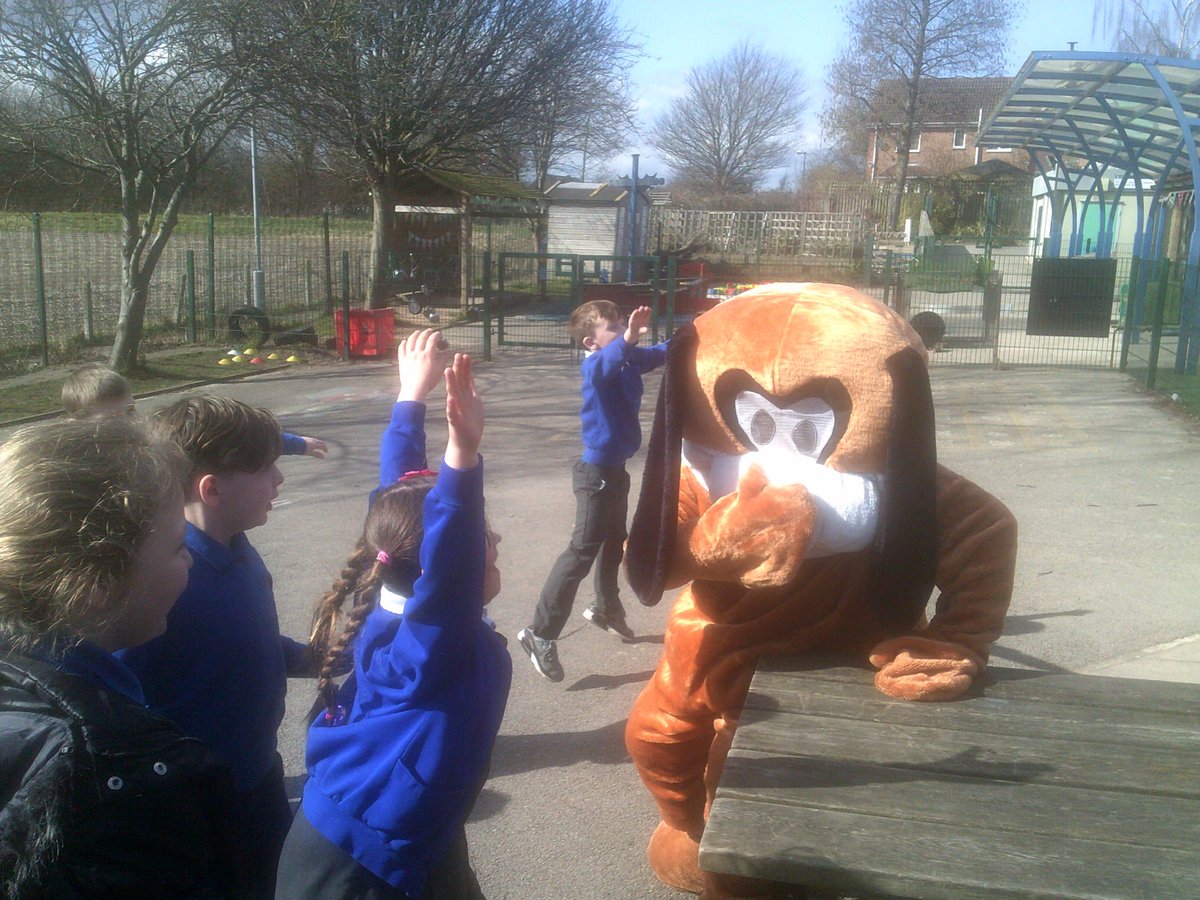 Mickey had the children working hard for their Easter eggs today.  A big thank you to Friends of Micklefield for organising the hunt.