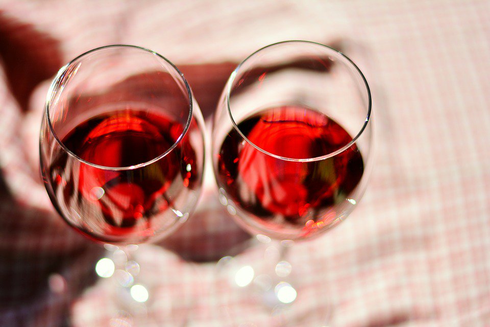 ¡Buenas noticias! ¿Sabías que el 71% de la producción de vino en España fue con valor añadido? Vía <a href="/sevinet/">Leonardo</a> ow.ly/GliU30ja1rc