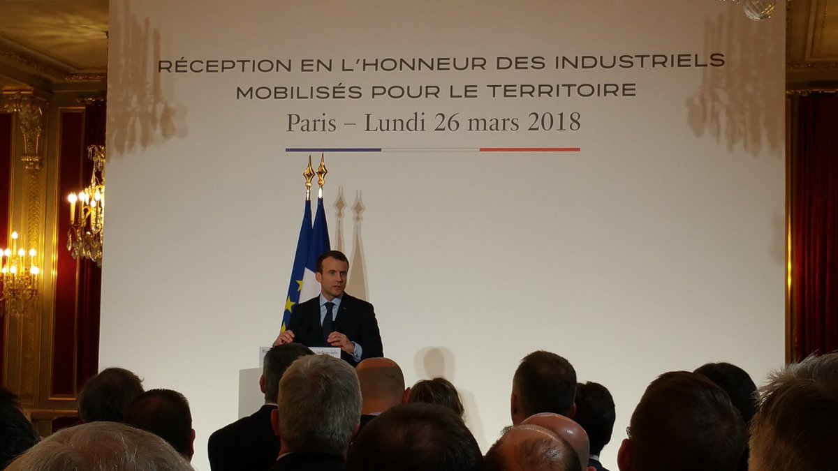 AgenceNumix's tweet photo. En direct de l'elysee. Réception en l'honneur des industriels mobilisés pour le territoire. Le #Digital au service de l' #industriedufutur 4.0 https://t.co/mvUGz35lCp