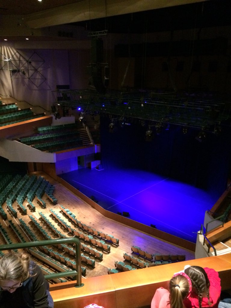 STBPrm's tweet image. The stage is ready. Not long to show time @stdavidshall #rubicondance