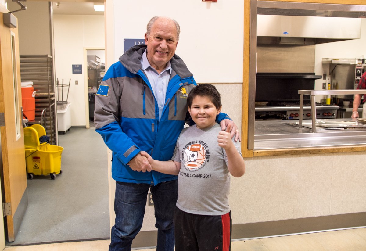 BillWalkerAk's tweet photo. During our #NorthSlope visit, we stopped at Trapper School to meet the bright kids of Nuiqsut, of which there are more and more. Faculty were proud to say the school had grown to 172 students - with some great handshakes. #alaskaproud #akgov #akleg #nuiqsut https://t.co/sn7fD41Wa7