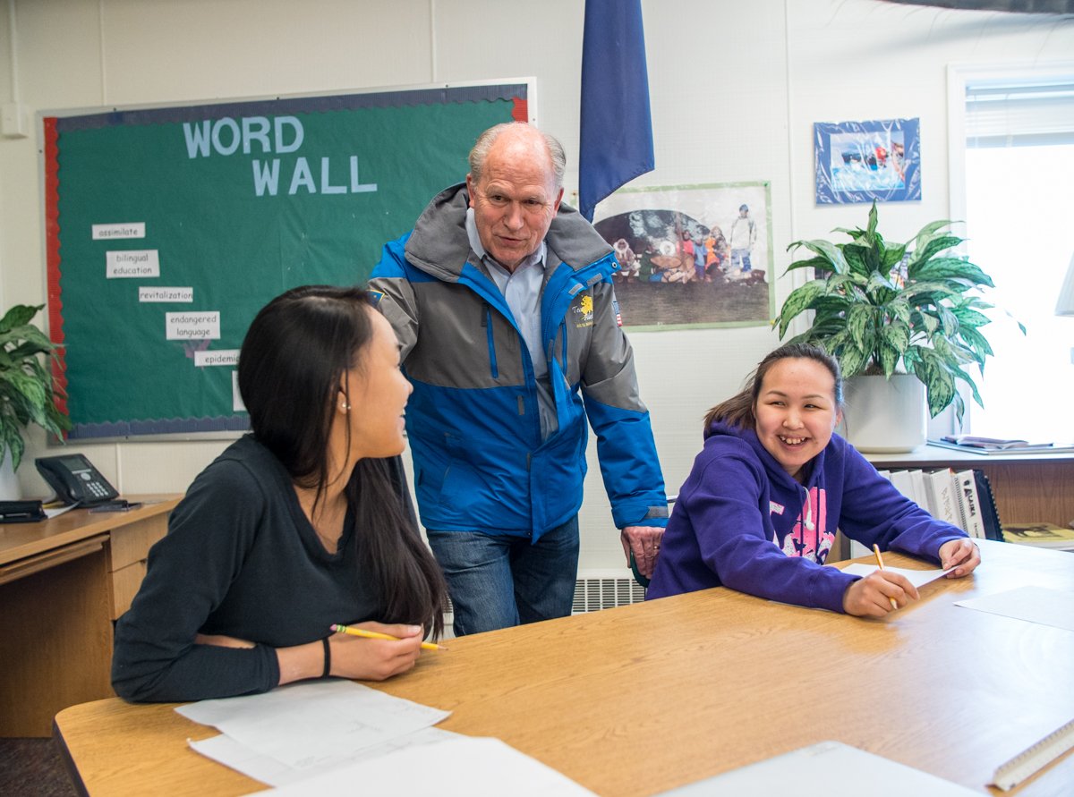 BillWalkerAk's tweet photo. During our #NorthSlope visit, we stopped at Trapper School to meet the bright kids of Nuiqsut, of which there are more and more. Faculty were proud to say the school had grown to 172 students - with some great handshakes. #alaskaproud #akgov #akleg #nuiqsut https://t.co/sn7fD41Wa7