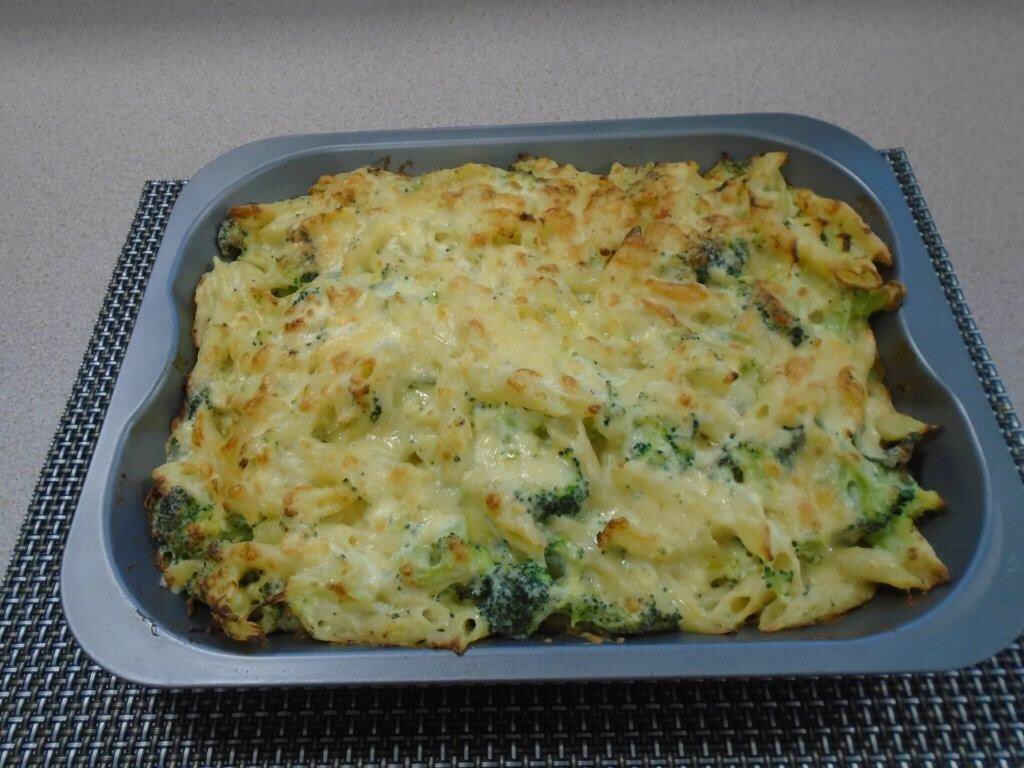 JHSDesignTech's tweet image. Italian foods being cooked by Yr 8 😋