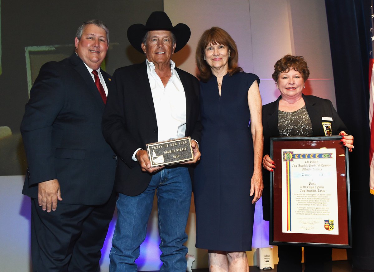 GEORGE STRAIT ACCEPTS TEXAN OF THE YEAR RECOGNITION AT TEXAS LEGISLATIVE CONFERENCE. “I’m so proud to have grown up in the great state of Texas and so proud to be here today to accept this unbelievable honor,” shared Strait who accepted the award in person.
