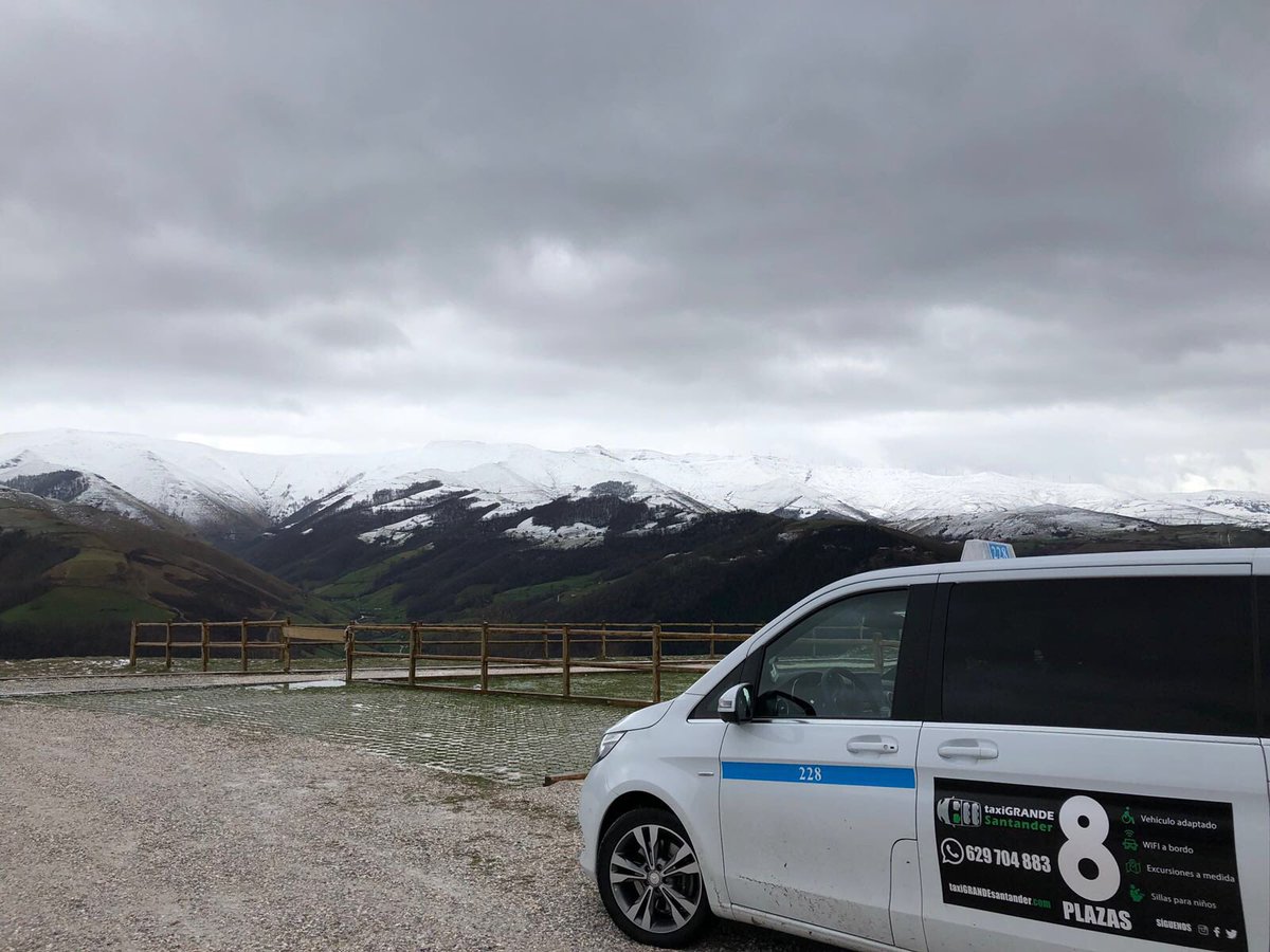 Taxi_Santander's tweet photo. Excursiones a medida para Semana Santa. Hoy en @VallesPasiegos disfrutando ahí en el mirador de la Braguía. Concierta con nosotros tu jornada visitando lo más bonito de cada zona. #taxiGrande #8plazas #Mercedes #taxiSantander https://t.co/TRl1BqKgw6