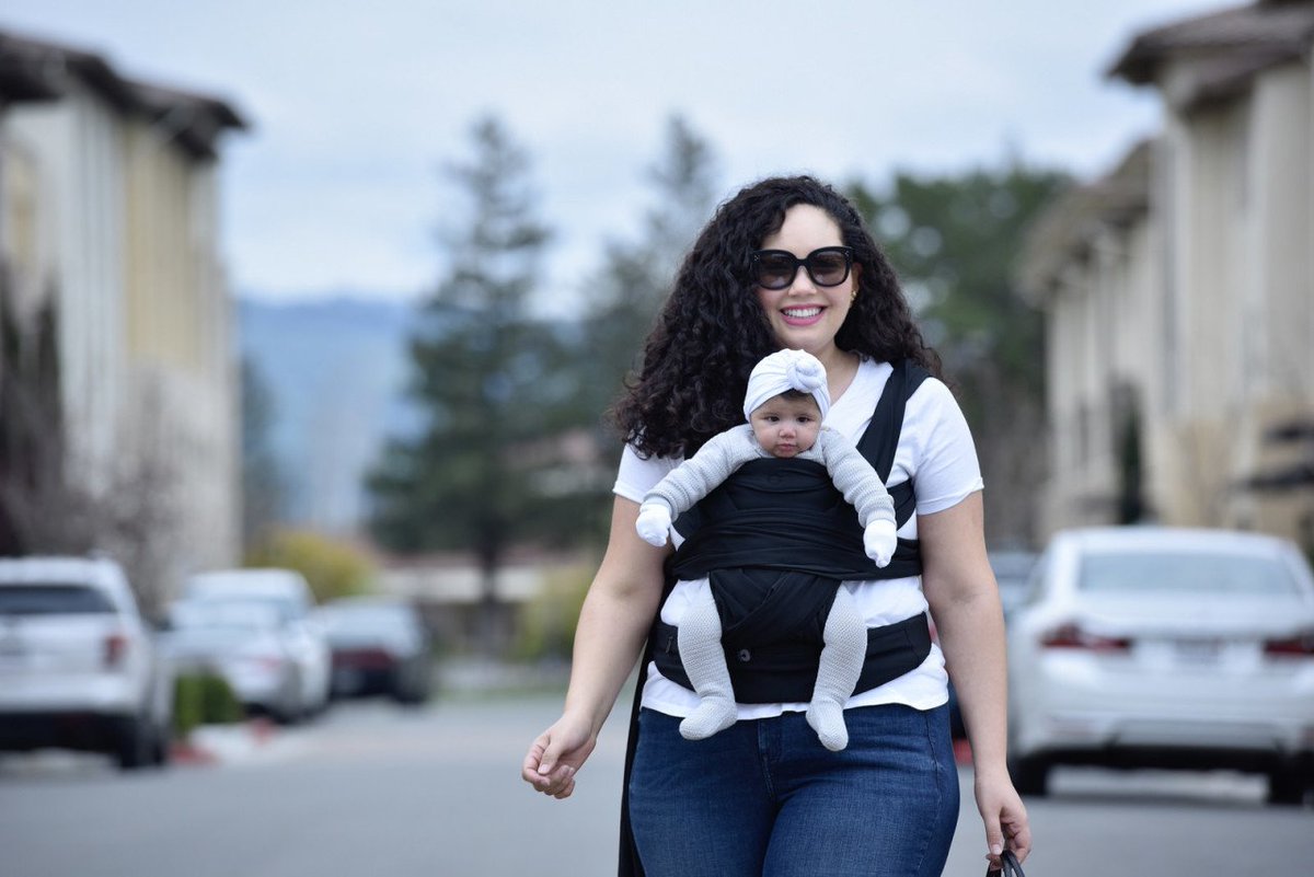 GirlWithCurves's tweet photo. I’m giving away the ultimate must-have for multitasking moms + sharing my experience with the @Boppy baby carrier that’s currently saving my life in today’s post: https://t.co/HaOFfNxJtl #sponsored #NeverNotAMom #motherhood #girlwithcurves https://t.co/4bC87NO5ly