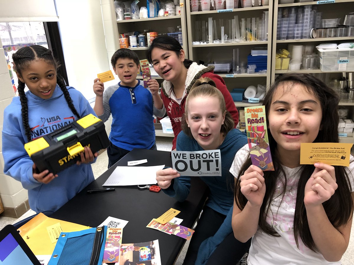 jenmalitvbcps's tweet photo. We loved the #Breakout about Media Messages using #googleforms w/ @TamLibrarian @GlenwoodES #MarchAppness #4thGators17 https://t.co/LdxbEBxNn4