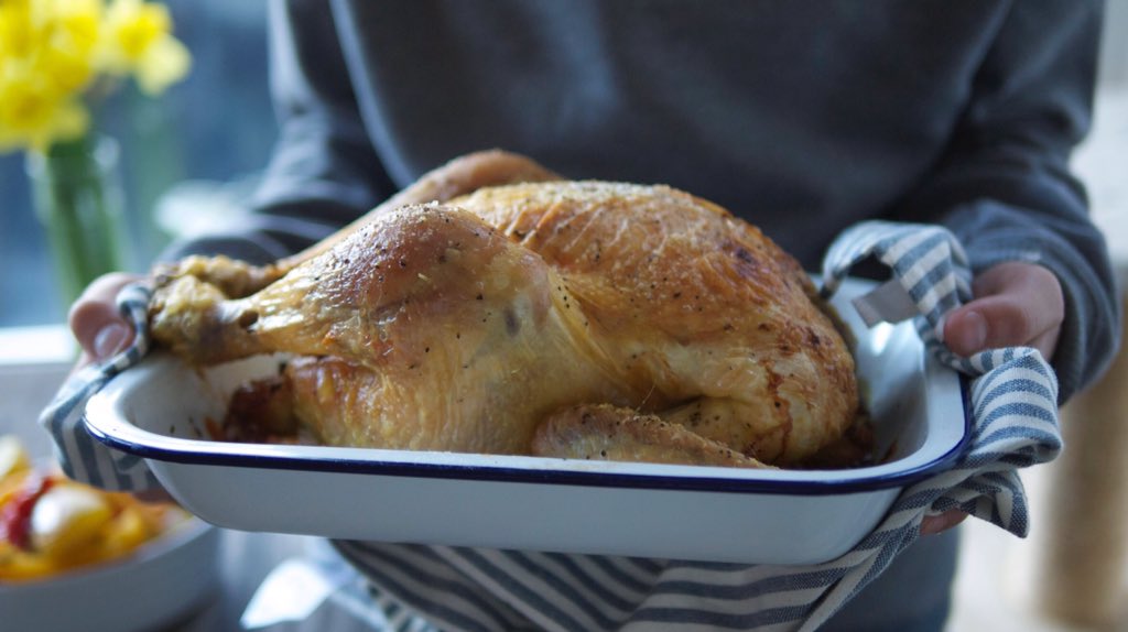 FosseMeadows's tweet photo. #HappyEaster - Ordered your #delicious @FosseMeadows #veryfreerange #veryslowgrown #chicken or #cockerel?
Order online by 12 noon Wednesday for courier delivery Thursday 29th, or collect fr #London #farmersmarkets #EasterSaturday https://t.co/0iTS9FqG84