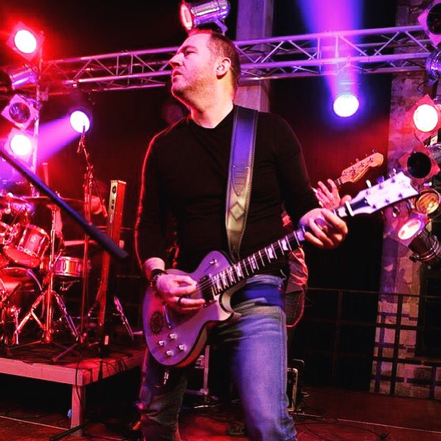 Sindustry_Metal's tweet photo. [pic|vault] riff lvl 3000 😱
#SINDUSTRY Live in #Hünfeld
---
#Metal #Music #Live #Rock #StraightOuttaFrankfurt #rockfoto #metalfoto #concert #metalshow #show #hardnheavy #riffs #groove #emotion #guitar #guitarist #esp #engl #riffs #riffmaster #rhythmguitar
pic by El Lobo https://t.co/oc5nRUvWP0