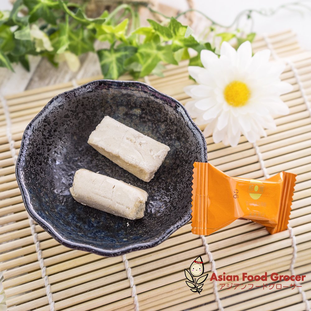 AsianFoodGrocer's tweet image. Osmanthus cake is a traditional sweet-scented Chinese pastry made with glutinous rice flour and sweet-scented osmanthus etc. 😝😋😋asianfoodgrocer.com/asian-food/gro… #asianfoodgrocer #Osmanthuscake