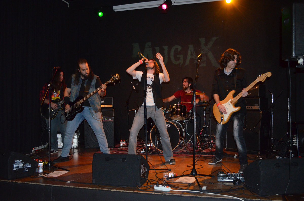 Foto: #Devilfest 2016

Mucho mono de escenario... Y nos referimos a las ganas de tocar, y no a los músicos que salen en la foto...

#Mugak #Concierto #ProspeHell #Rock #RockEstatal #Mugamigos #Humor #LunesSanto #Metal #LaPromosio #Foto #Recuerdos