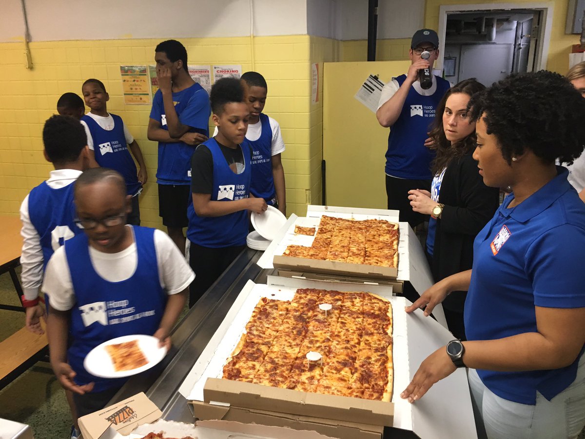 ASASChicago's tweet photo. Hoop Heroes has officially started! The campers and mentors just had dinner generously donated by Italian Pizza Kitchen Chicago! THANK YOU!! https://t.co/PAM69NcbyW