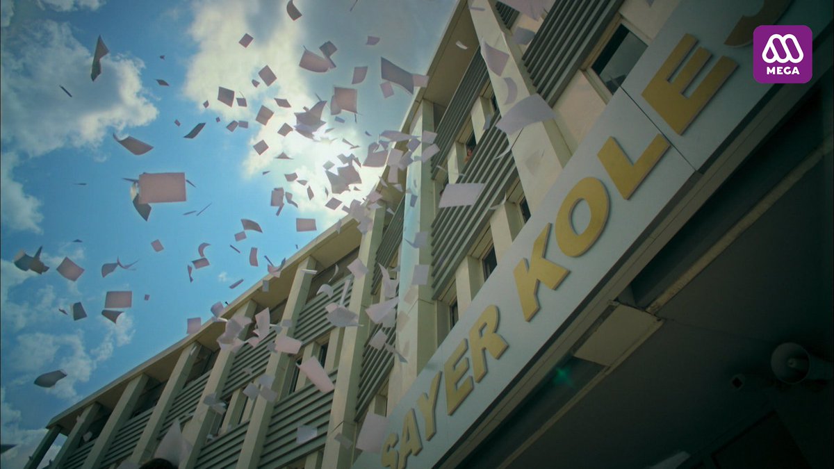 Los alumnos del colegio Sayer le rinden Homenaje al profesor Cihan.
Síguenos en #Zeynep a través de <a href="/Mega/">Mega</a>