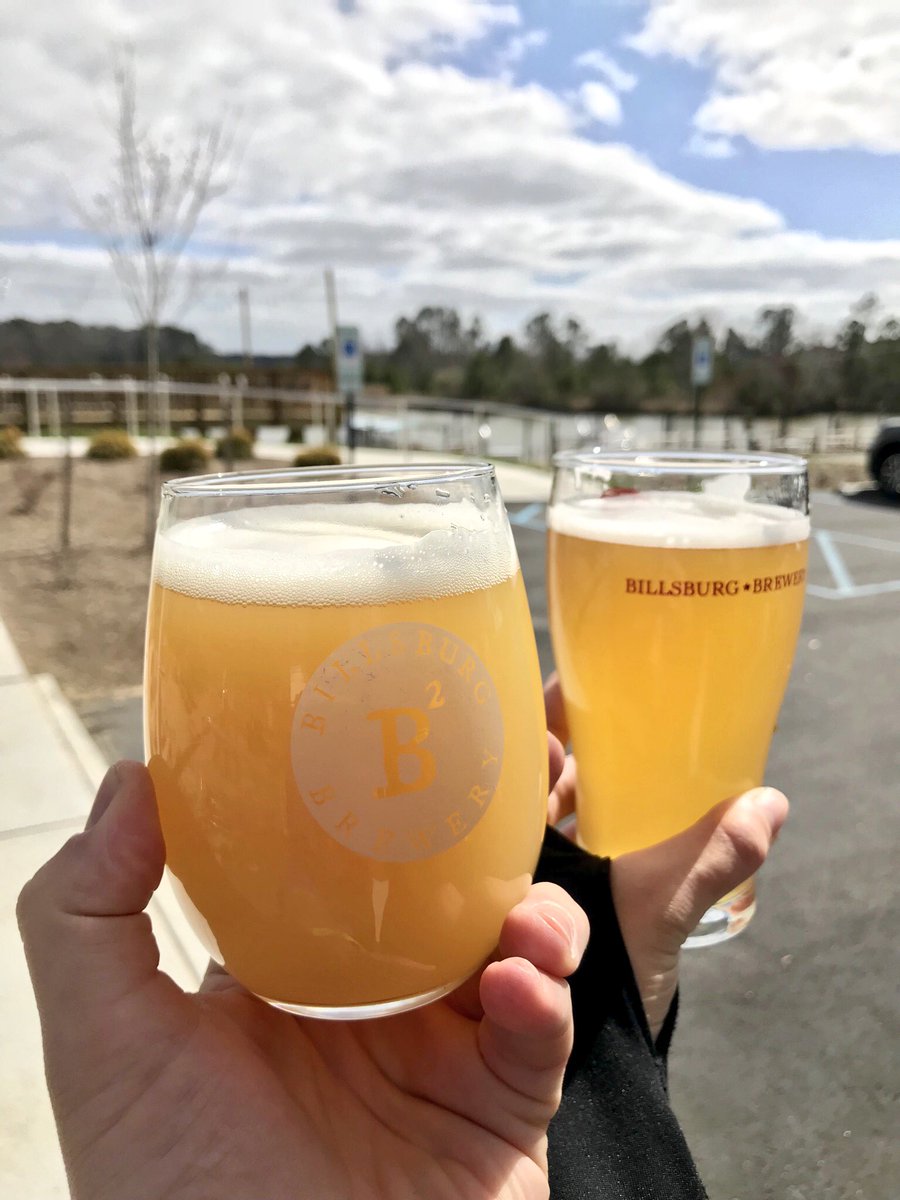 VirginiaBeerCo's tweet photo. How to celebrate an epic #WaypostWeek 2-year anniversary weekend? By taking a day off to enjoy beers & cheers on the #WilliamsburgTastingTrail. Thanks to @BillsburgBeer for giving us an excuse to get out of the โofficeโ for a much needed day of R&R! https://t.co/Wj1DxQUZYF