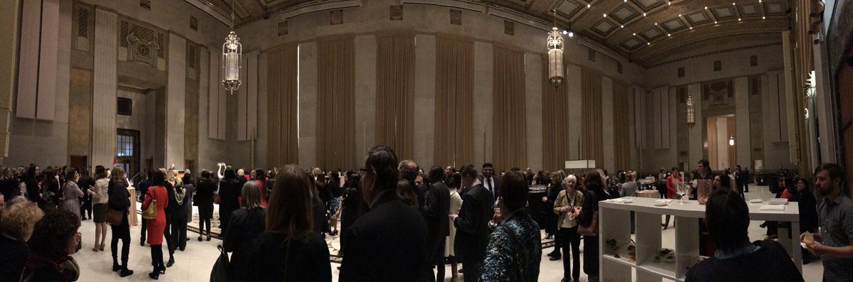 Big crowd assembled to celebrate #WomenOnTheHill! Great to see so many women & men coming together to celebrate women in #cdnpoli