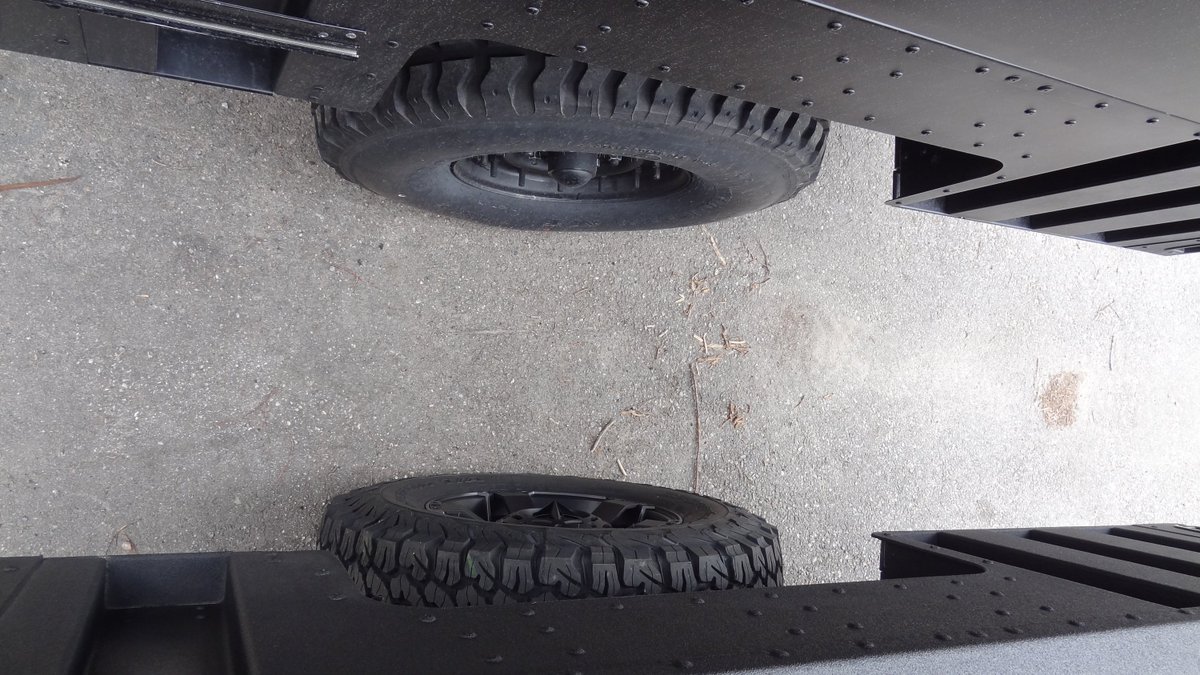 ExpeditionBuilt's tweet photo. Top-down view of two Military Heavy Tactical Trailers M1102, comparing 33" BFG KO2 and the standard 37" run-flats #militarytrailers #humveetrailer #hmmwvtrailer #hmmwvcamper  #m1102  #m1101 #m1101trailer #lighttacticaltrailer #expeditionbuilt #expeditionsupply https://t.co/ToDTFNSbM0
