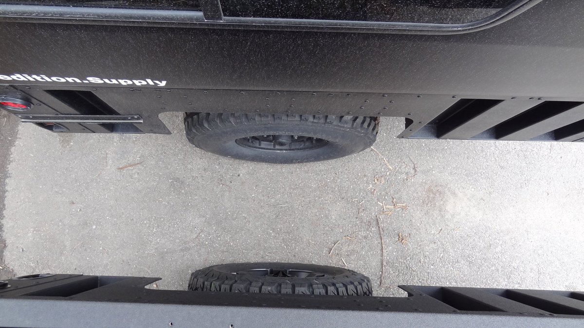 ExpeditionBuilt's tweet photo. Top-down view of two Military Heavy Tactical Trailers M1102, comparing 33" BFG KO2 and the standard 37" run-flats #militarytrailers #humveetrailer #hmmwvtrailer #hmmwvcamper  #m1102  #m1101 #m1101trailer #lighttacticaltrailer #expeditionbuilt #expeditionsupply https://t.co/ToDTFNSbM0