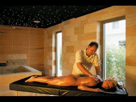 #مساج_البحرين
هل تحتاج إلى مساج بعد يوم شاق اتصل بنا