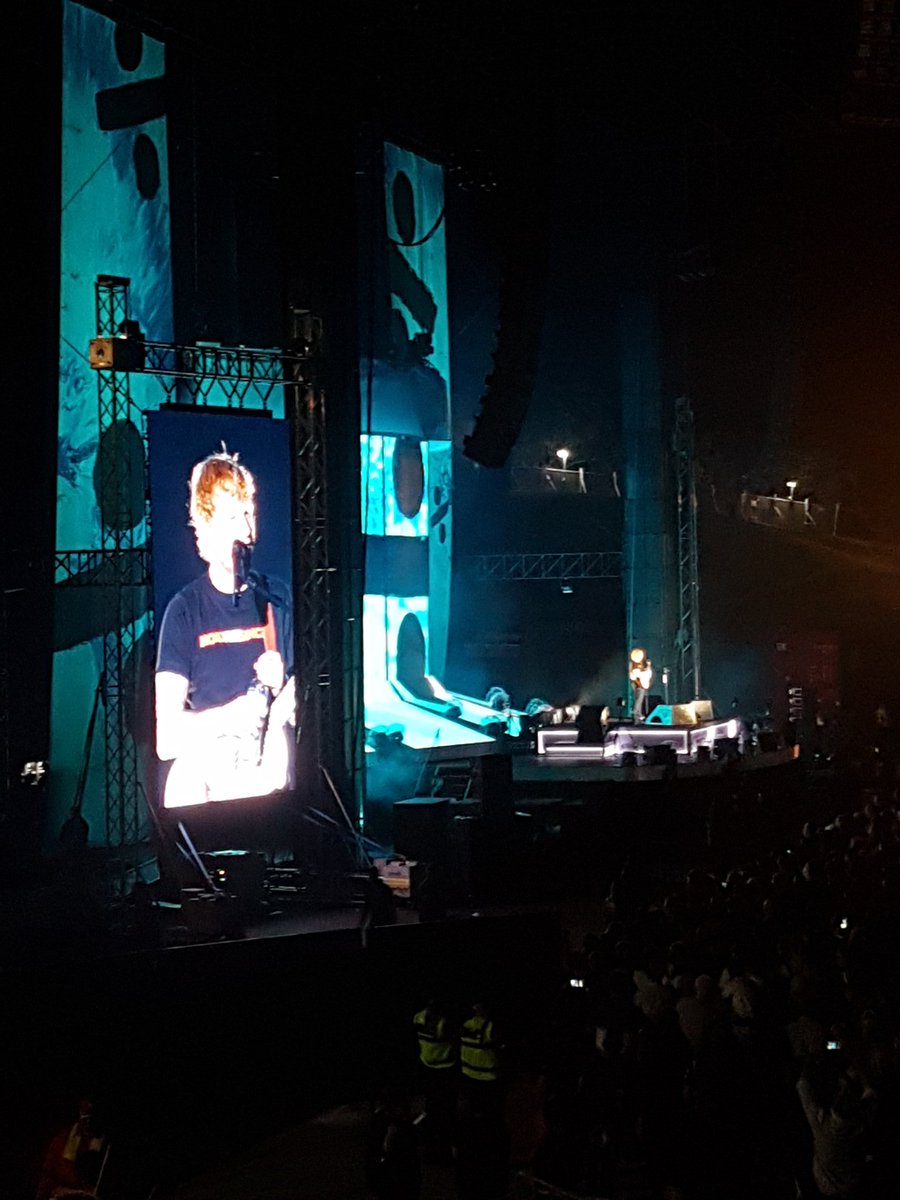 ivankaz's tweet photo. @edsheeran enjoyed my Monday night singing my lungs out with u! Lost my voice. Not good when you work in radio! Thx u ox https://t.co/gCtdao70xW