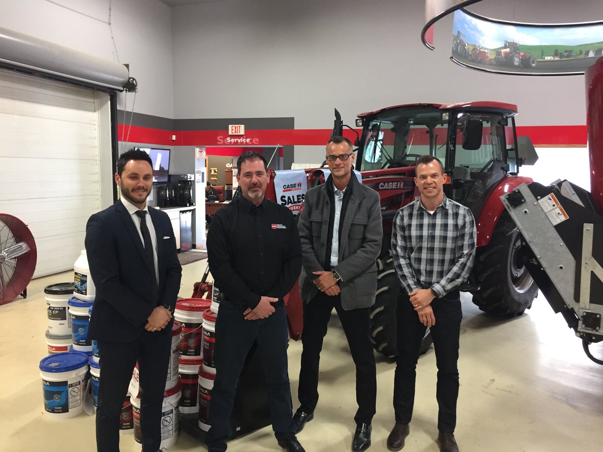 RMEHQ's tweet photo. A pleasure speaking with everyone at AM1250 and an honor to speak about @RMEHQ and some of our best success stories, we wouldn't be here without your support. Thanks to CHSM-AMβs Shannon Dueck and Jon Dul for stopping by to visit with us at RME Steinbach.
#RMEMBTour18 #teamRME https://t.co/x832CoNLgx
