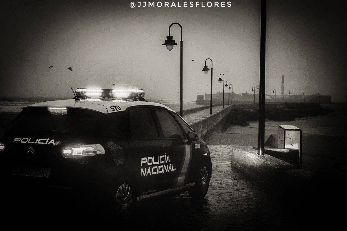 jjmoralesflores's tweet photo. Muchas noches sin dormir, muchos turnos sin puentes, guardias y dias sin descanso. 30 años d injusticia y x días, x semanas; x apuntarse una #FalsaEquiparacion firmaron impidiendo lo q hoy hubiésemos conseguido con @CiudadanosCs

Un dia para d reflexión, 
@jusapol imprescindibl https://t.co/R3bLII63DJ