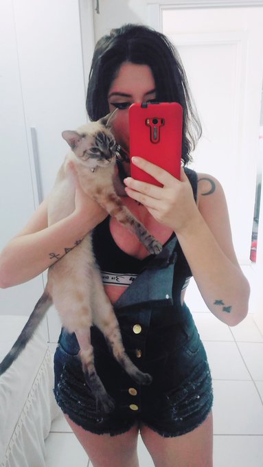 Watch Giu Hellsing's leaked NSFW photo on TwXstars