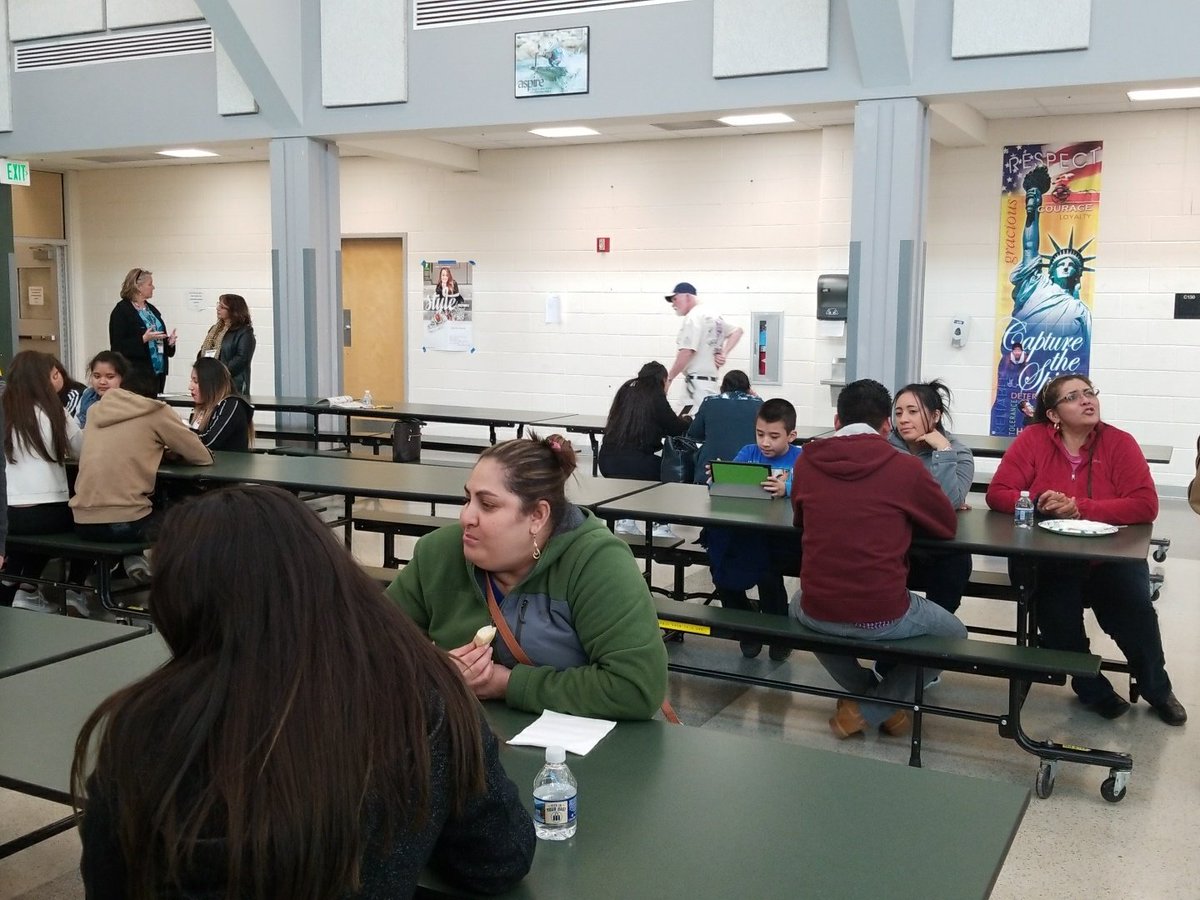 WHSAPZim's tweet photo. THS welcomes our new EL students with dinner from Olive Garden @olivegarden https://t.co/JgJdl62br5