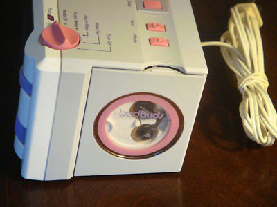 Monaper29's tweet photo. Like if you remember this clock. Retweet if you had this alarm clock!! I loved mine!! ☺️🤩 #pjammer #GE #bedbuds #radioalarm #snoozebar #ilovethe80s https://t.co/pwJGDWvPsV