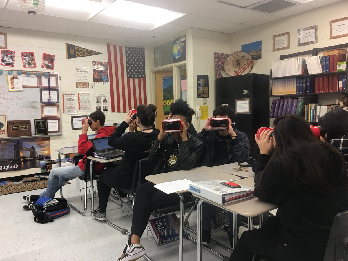 FCHSWorldRocks's tweet photo. In the trenches of World War I and storming the beaches of Normandy in World War II. Virtual reality brings history alive! #WriteOurOwnStory https://t.co/4YrPWIA5bH