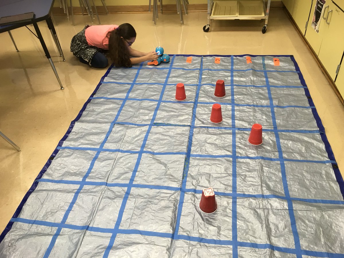 rspoutra's tweet photo. @WonderWorkshop Ss enjoy working on the challenges assigned during tech club. #SJBears #SJTeam  @rsmcadam @knhillis73 @gccisd_edtech @lisa_gauthreaux #edtechwin https://t.co/l0d6yWf5Sv