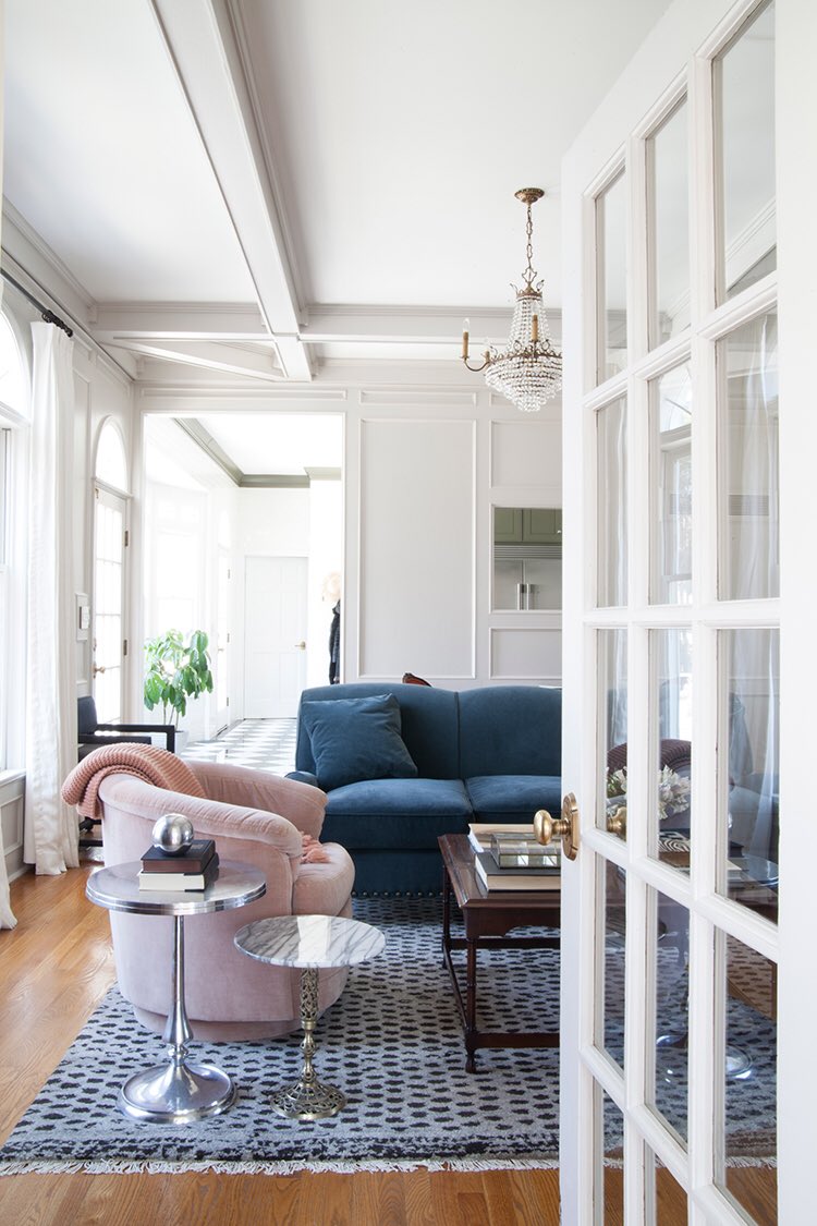 We lived without a rug for about a month in the wood room (such a weird feeling) and bringing this beauty in from our partner <a href="/AnnieSelkeCo/">Annie Selke</a> was definitely a game changer.  More on the blog: bit.ly/2umcavF