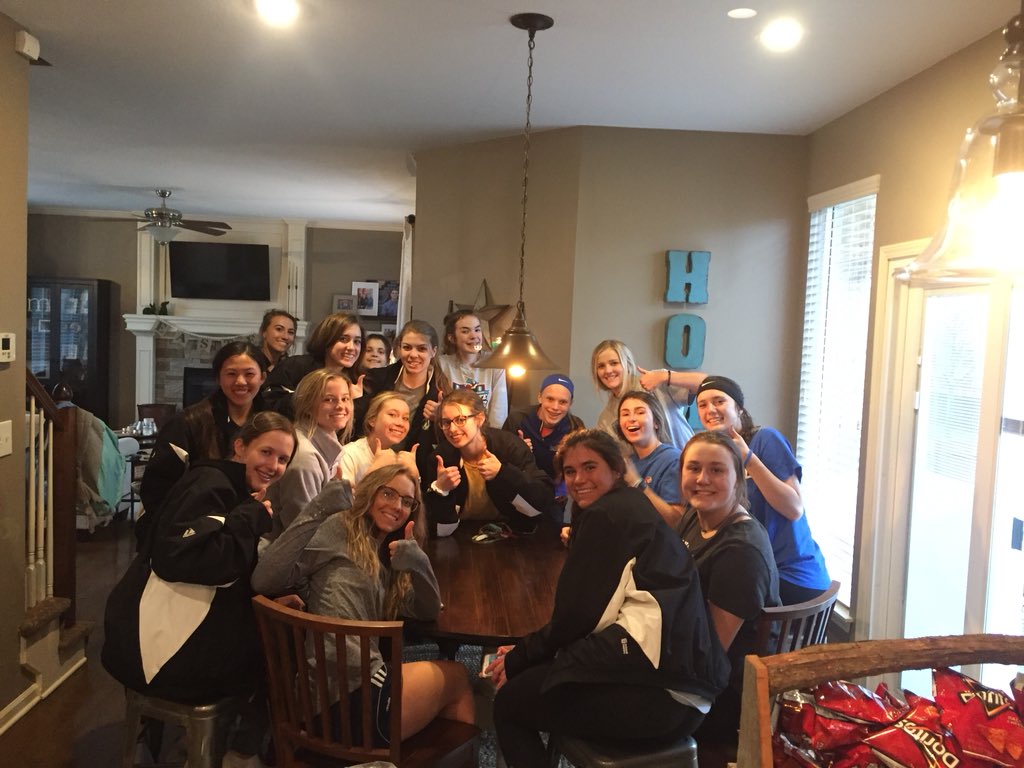 mmahoneyonw's tweet photo. First team meal has begun. Office is playing @AlravenJ and the classic show pic was taken for all to enjoy #walkingtacos #firstgametomorrow #layers #soloudinmyhouse #allin https://t.co/4Nlcs1BfFz