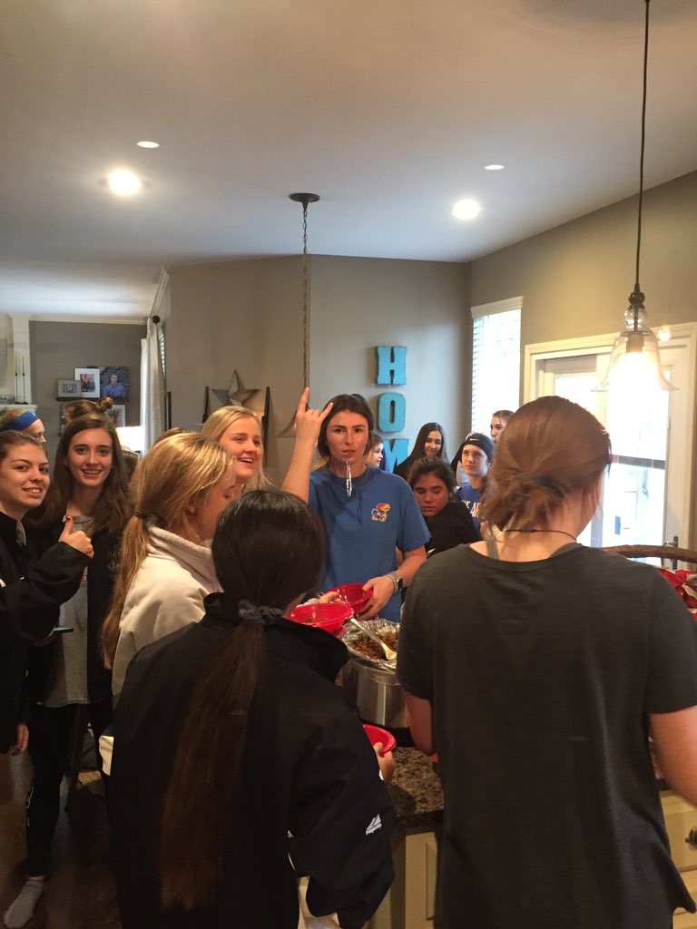 mmahoneyonw's tweet photo. First team meal has begun. Office is playing @AlravenJ and the classic show pic was taken for all to enjoy #walkingtacos #firstgametomorrow #layers #soloudinmyhouse #allin https://t.co/4Nlcs1BfFz