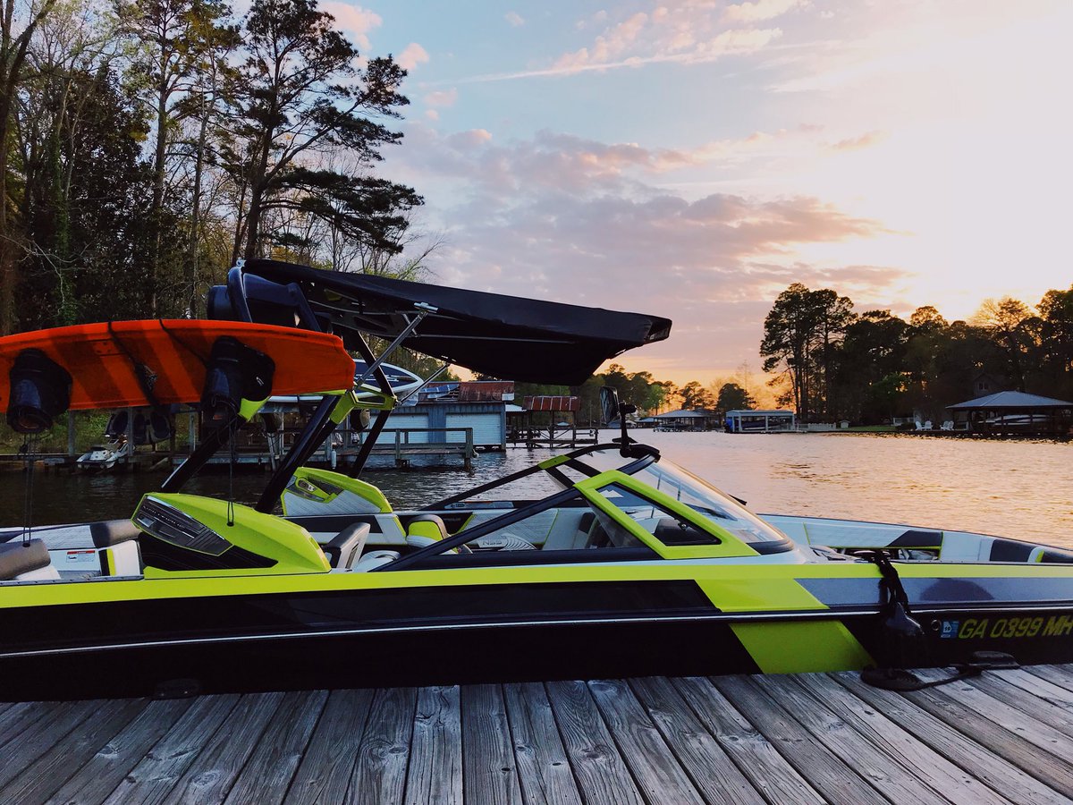 gunnerskip's tweet photo. @NautiqueBoats #springsunset #lakeblackshear https://t.co/daTRCiCdGC