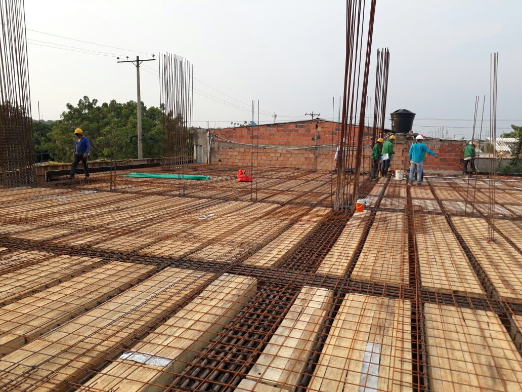 jalizarazo's tweet photo. Nuestro nuevo edificio de la sede del barrio comuneros de Cucuta avanza a grandes pasos. https://t.co/SIqESf9Czl