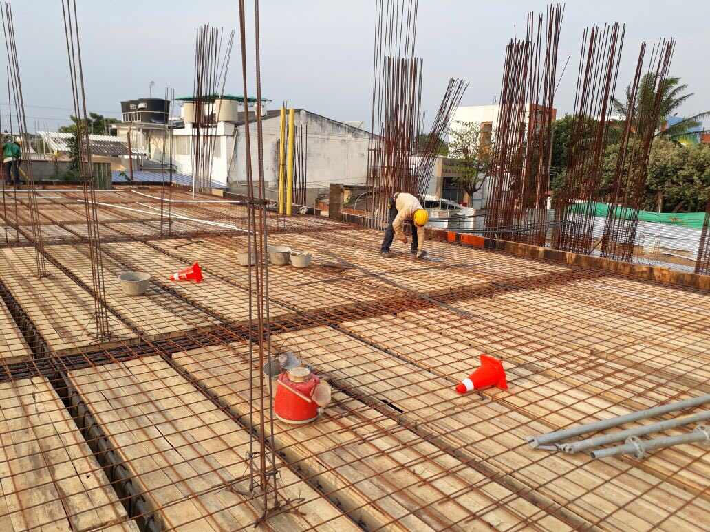 jalizarazo's tweet photo. Nuestro nuevo edificio de la sede del barrio comuneros de Cucuta avanza a grandes pasos. https://t.co/SIqESf9Czl