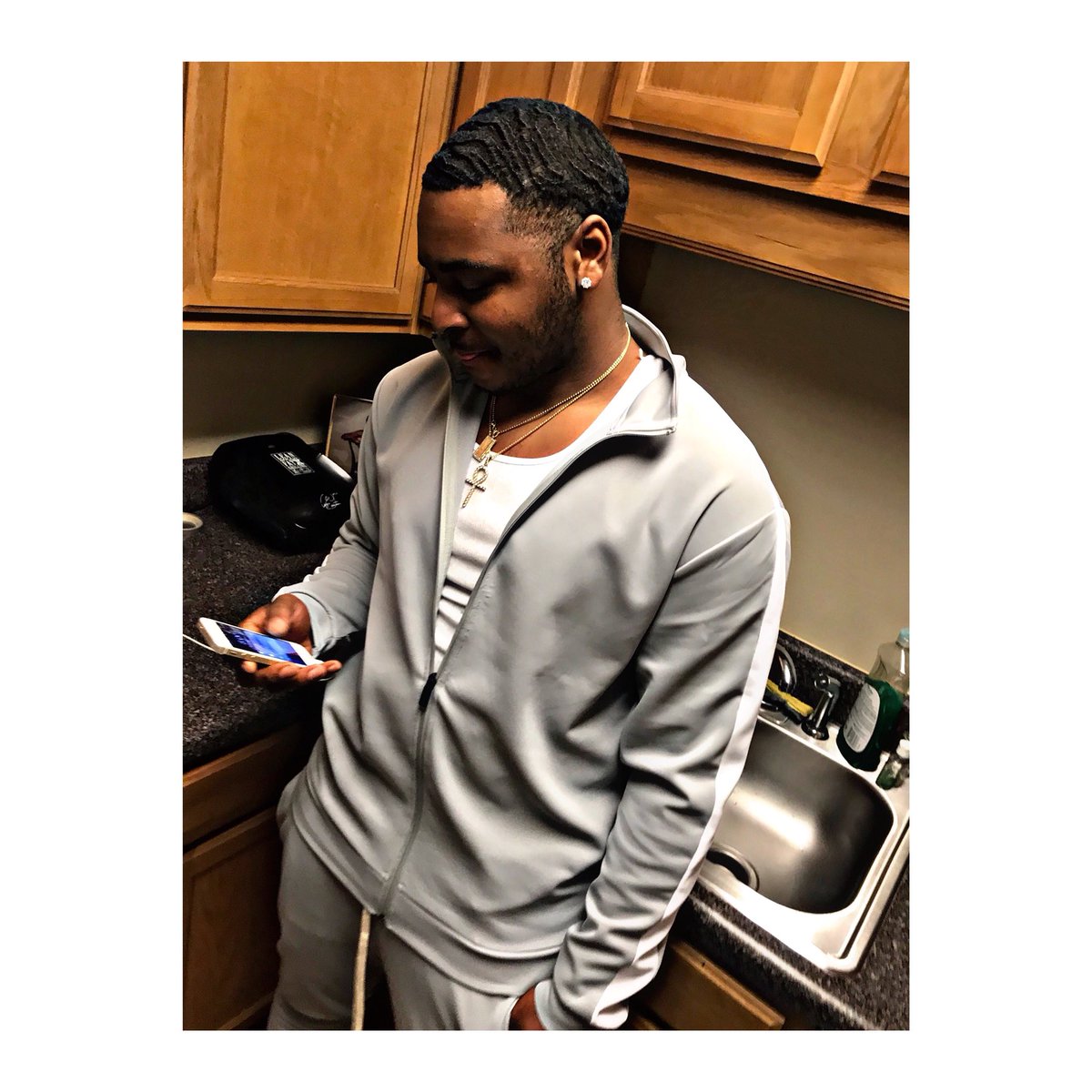 __DLJ's tweet photo. I’m paid in full like Mitch🤫 https://t.co/RKPplr3pz2
