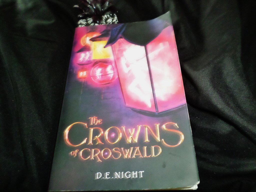 AndiO_o's tweet photo. Not really a fan of Ivy's character that much but I like Rebecca because she could turn into any creature she wants! I think I'm just dying to be a unicorn or a mermaid. Lol Anyway, it was a magical read, I'm looking forward to reading the next book! #TheCrownsofCroswald #DENight https://t.co/zUHx2f5pFq