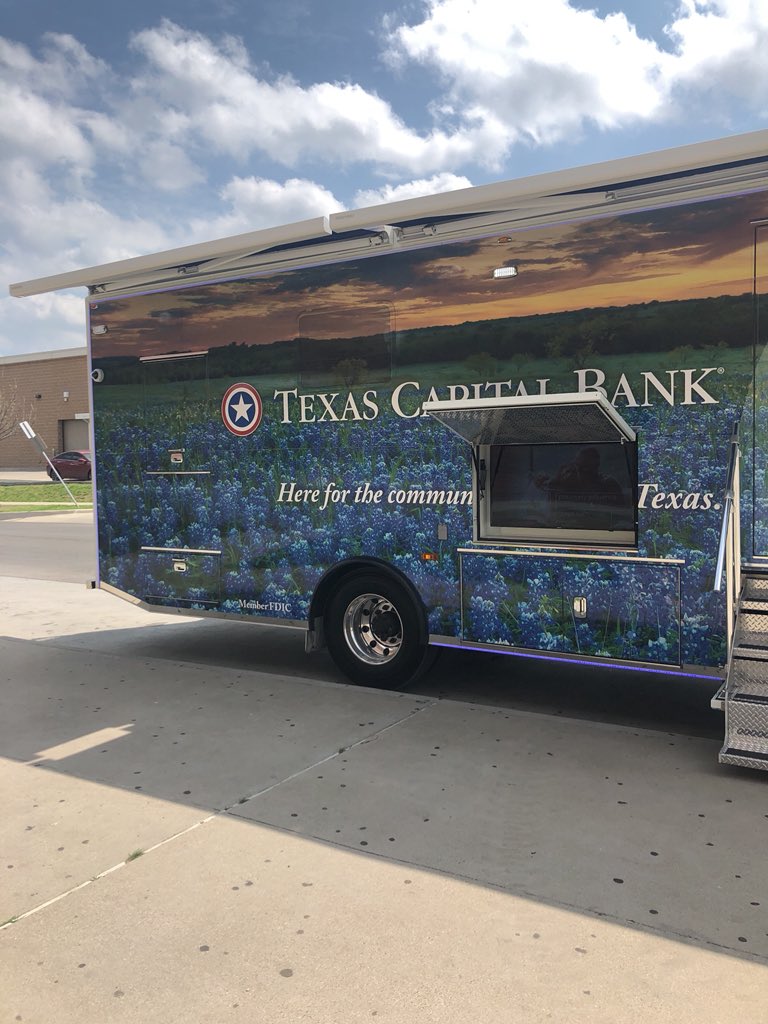Adamson_AOF's tweet photo. @NAFCareerAcads AOF learning banking skills #Adamson AOF #tcbdrivestexas https://t.co/aV7Ppkm7Ps