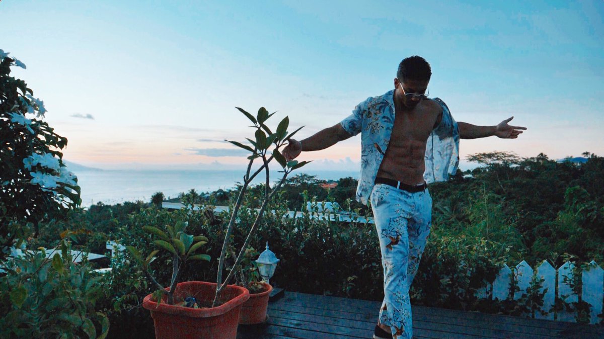 Alex_Villani_'s tweet photo. Le rap c’est le macdo Jsuis José Bové 👨🏻... le clip #OnLeRêve est terminé ✅ tourné entre la nouvelle Zélande et Tahiti , mets un ✊🏽 si tu l’attend avec impatience . #Antar #DZProduction https://t.co/EtDmKWm66E