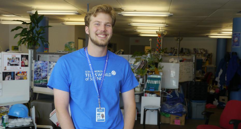 ScienceWorldTR's tweet photo. Teachers - Do you know a Grade 12 student who demonstrates academic excellence and leadership abilities? Encourage them to apply for our summer internship program! Accepting applications until April 30:  https://t.co/mfAZRrm695 https://t.co/lH0M2KlSUt