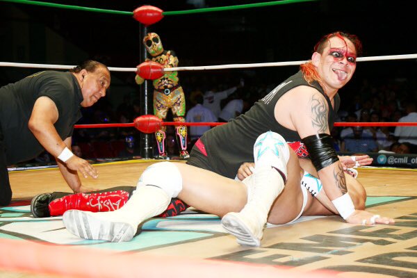 1disturbiocmll's tweet photo. Lo importante no es ganar si no destrozar aaaauuuuuh! #midaretime #goldenbreaker # https://t.co/WshxGlKjUP