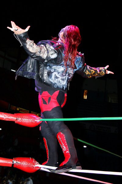 1disturbiocmll's tweet photo. Lo importante no es ganar si no destrozar aaaauuuuuh! #midaretime #goldenbreaker # https://t.co/WshxGlKjUP