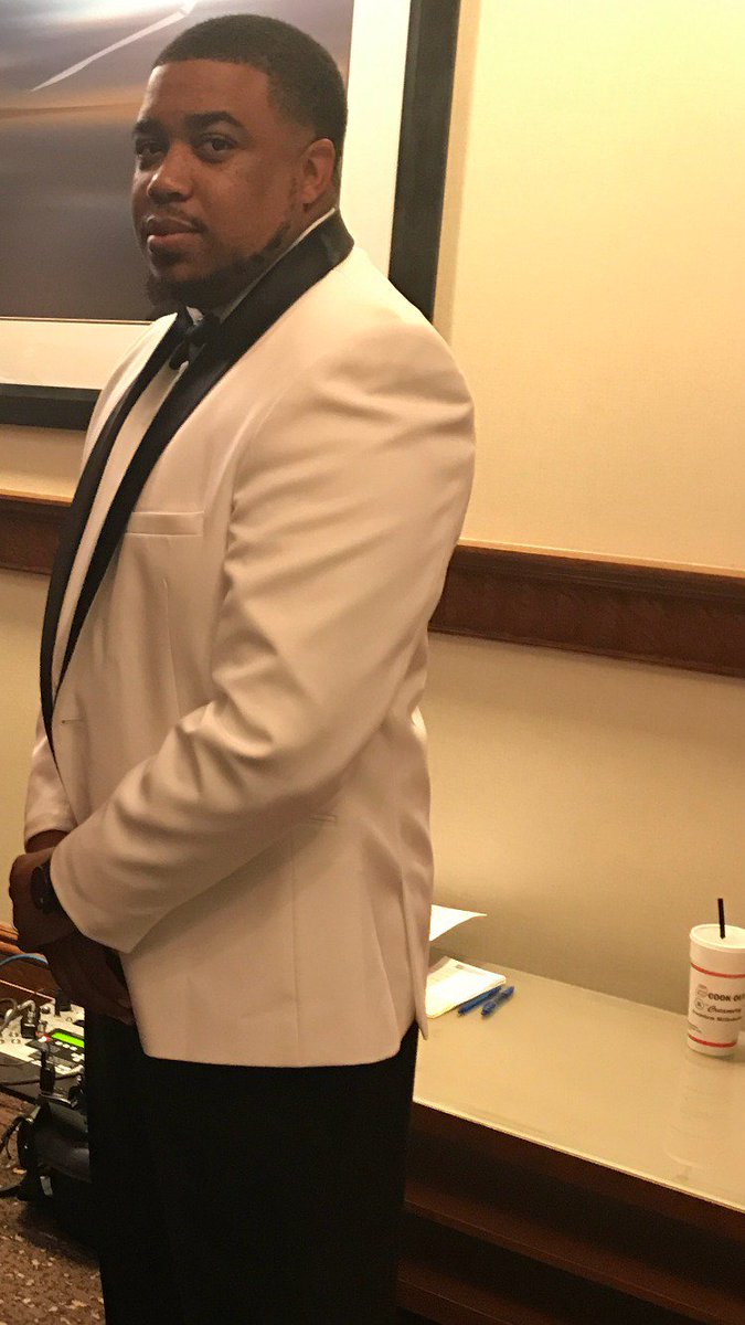 VAProStart's tweet photo. The @myVRLTA Education Foundation is proud to announce that Travis Walker of @PhoebusHS1 in @HamptonCSchools will receive the 2018 Virginia @ProStart Teach of the Year Award. @NRAEF  https://t.co/fvo9nf6UdZ https://t.co/I68bVn5xOZ
